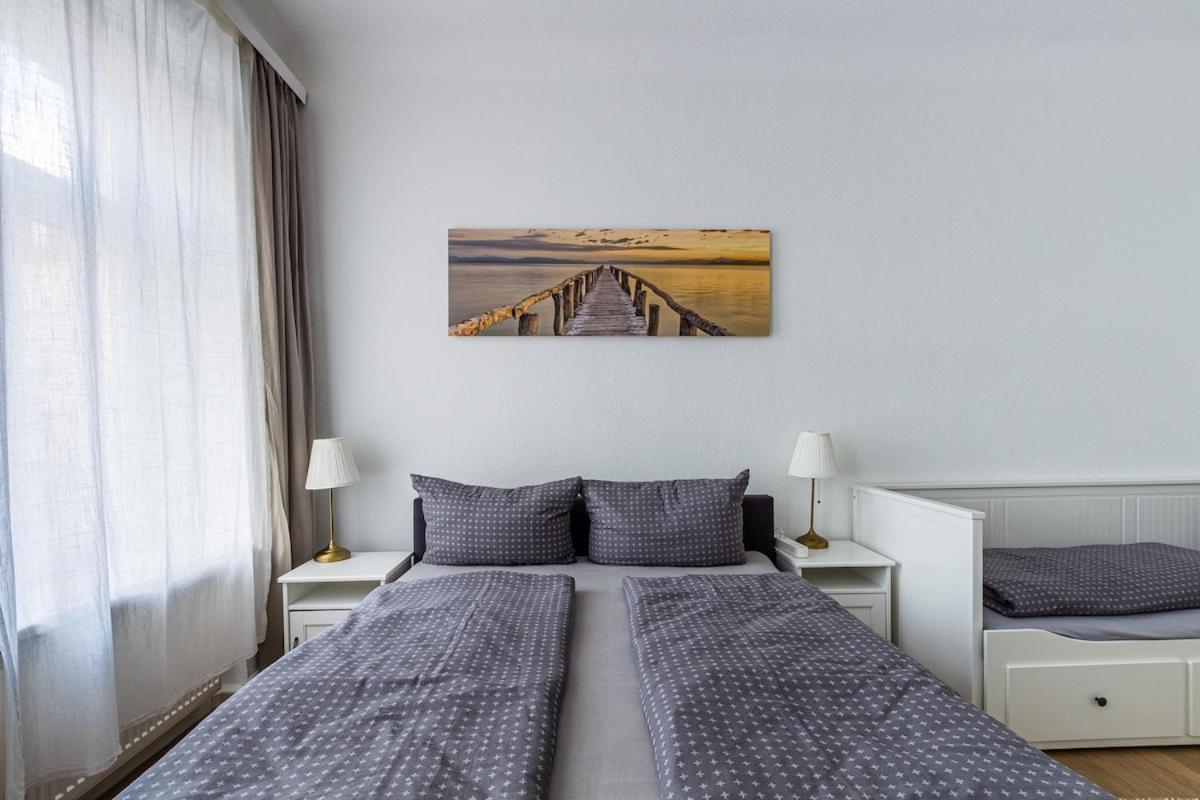 Spacious Flat Close To Center Apartment