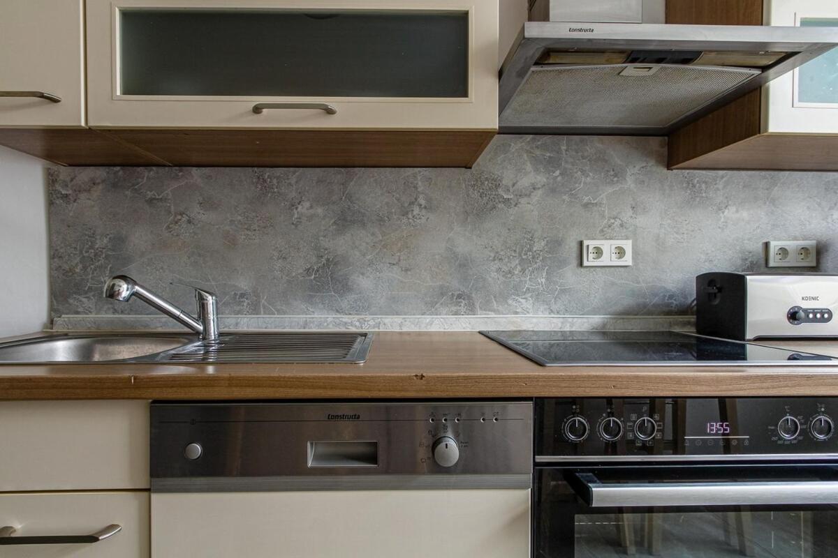 Spacious Flat Close To Center Apartment